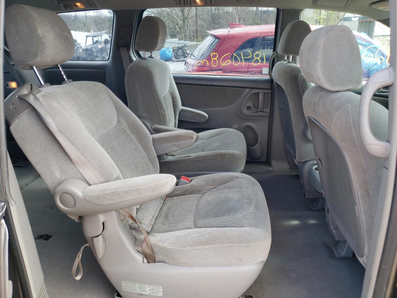 Photo 6 from auction – 2004 TOYOTA SIENNA CE with VIN 5TDZA23C34S191485