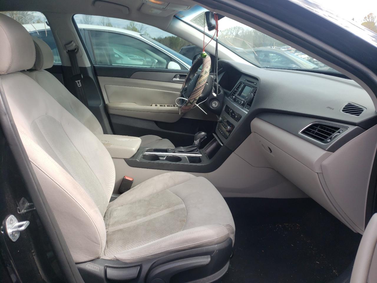 Photo 5 from auction – 2015 HYUNDAI SONATA SE with VIN 5NPE24AF2FH225316