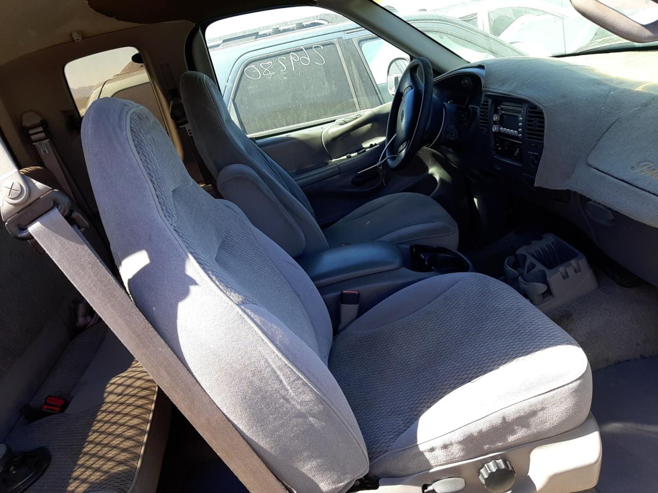 Photo 5 from auction – 1997 FORD F150 with VIN 1FTDX1767VKB25957