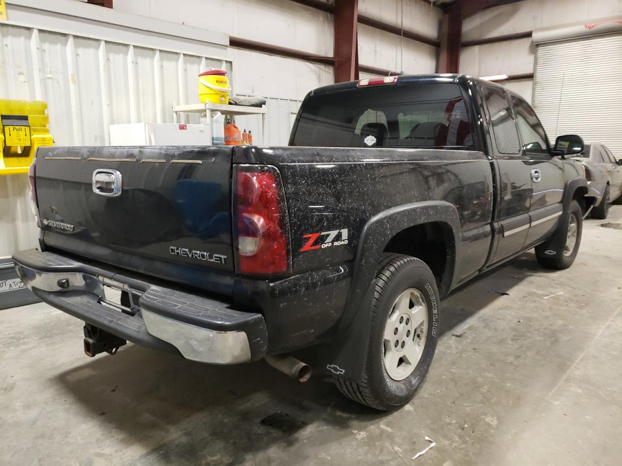 Photo 4 from auction – 2004 CHEVROLET SILVERADO with VIN 1GCEK19TX4E381254