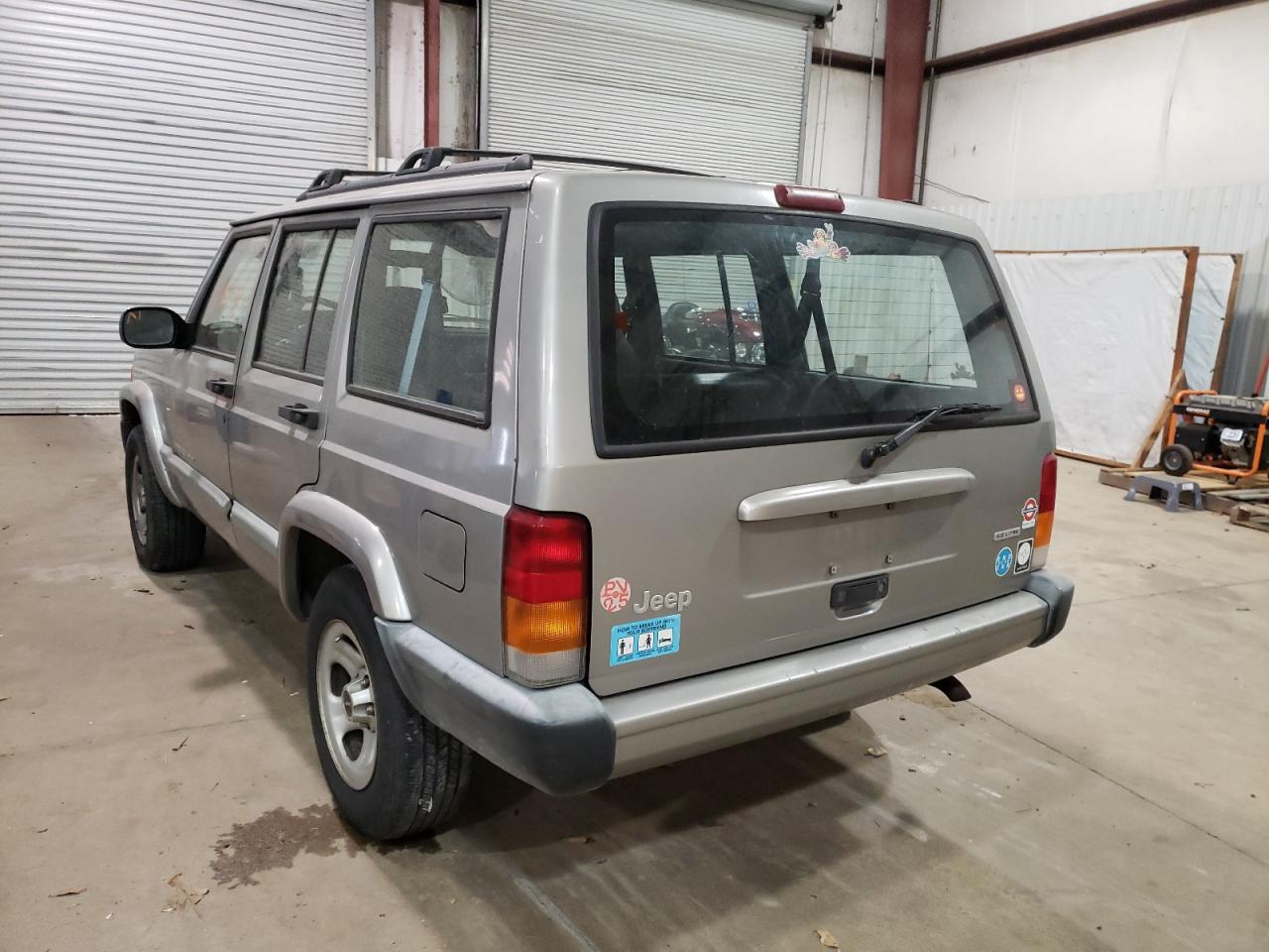 Photo 3 from auction – 2001 JEEP CHEROKEE S with VIN 1J4FT48S81L587492