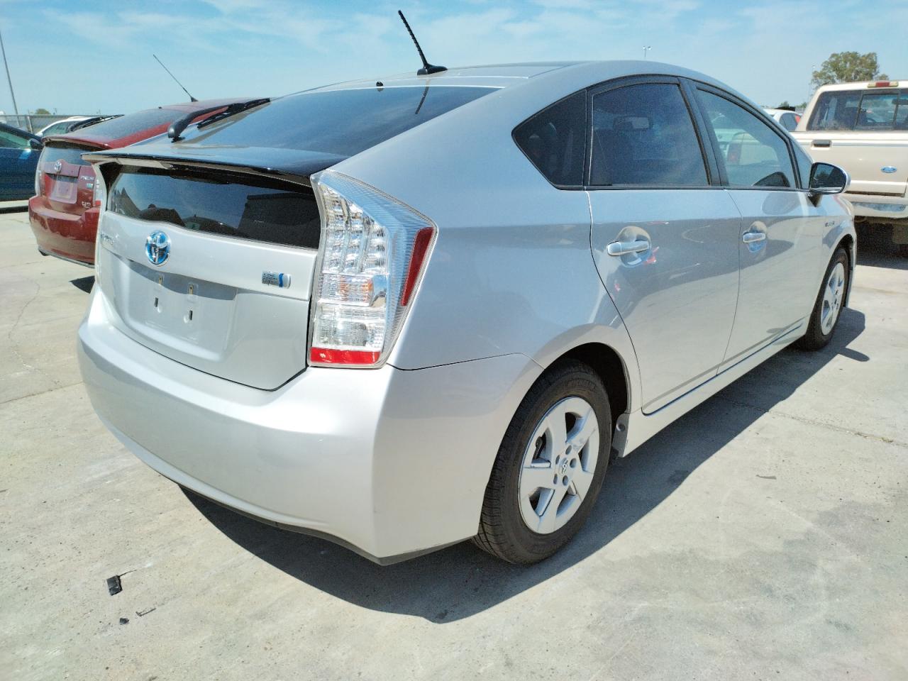 Photo 4 from auction – 2011 TOYOTA PRIUS with VIN JTDKN3DU9B0324351