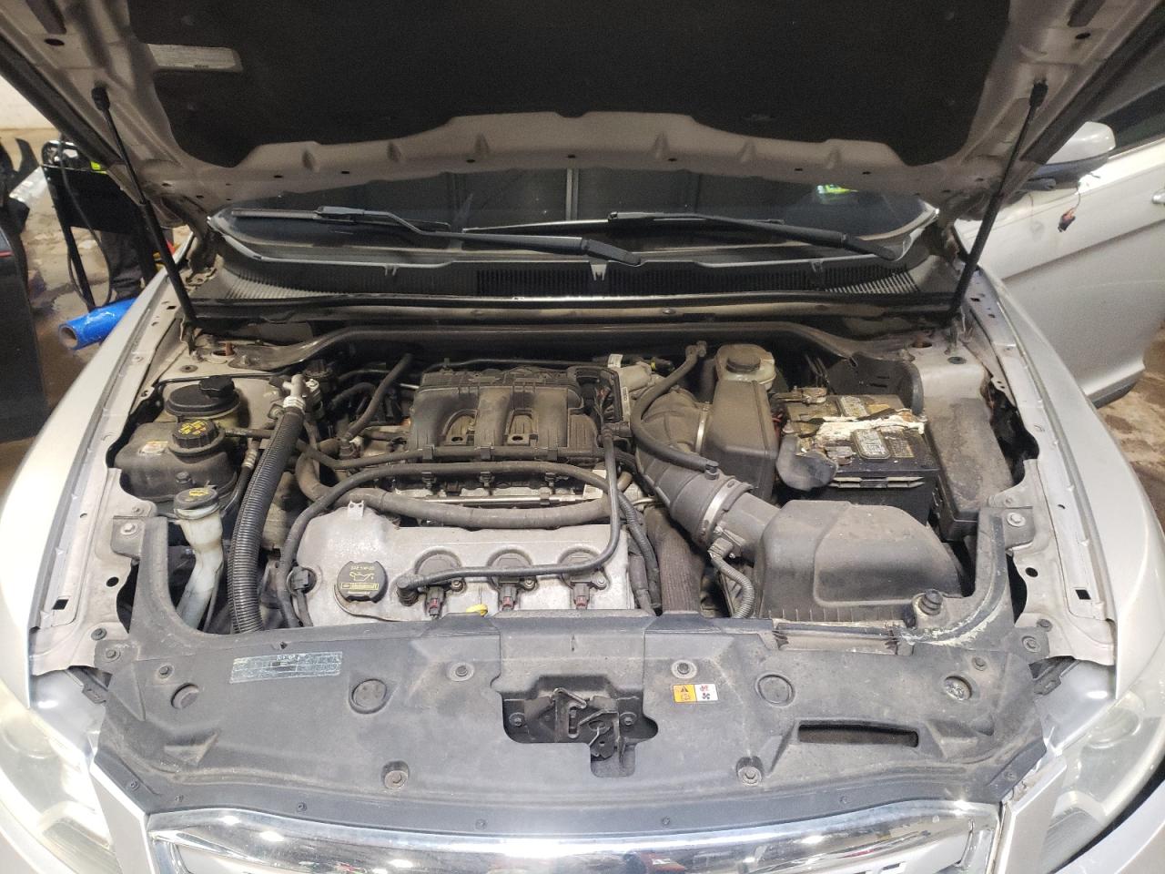 Photo 7 from auction – 2010 FORD TAURUS SEL with VIN 1FAHP2EW1AG149393