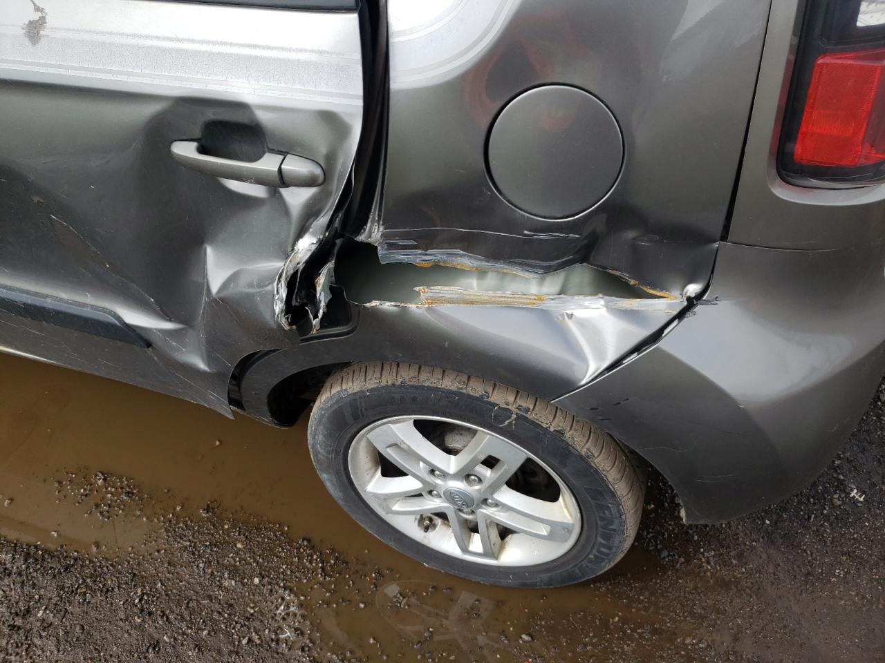 Photo 9 from auction – 2011 KIA SOUL with VIN KNDJT2A20B7236617