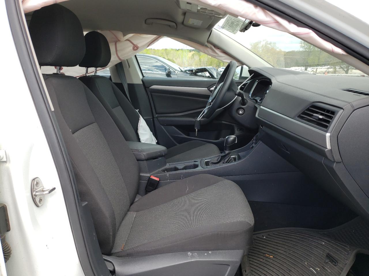Photo 5 from auction – 2019 VOLKSWAGEN JETTA S with VIN 3VWC57BU9KM063554