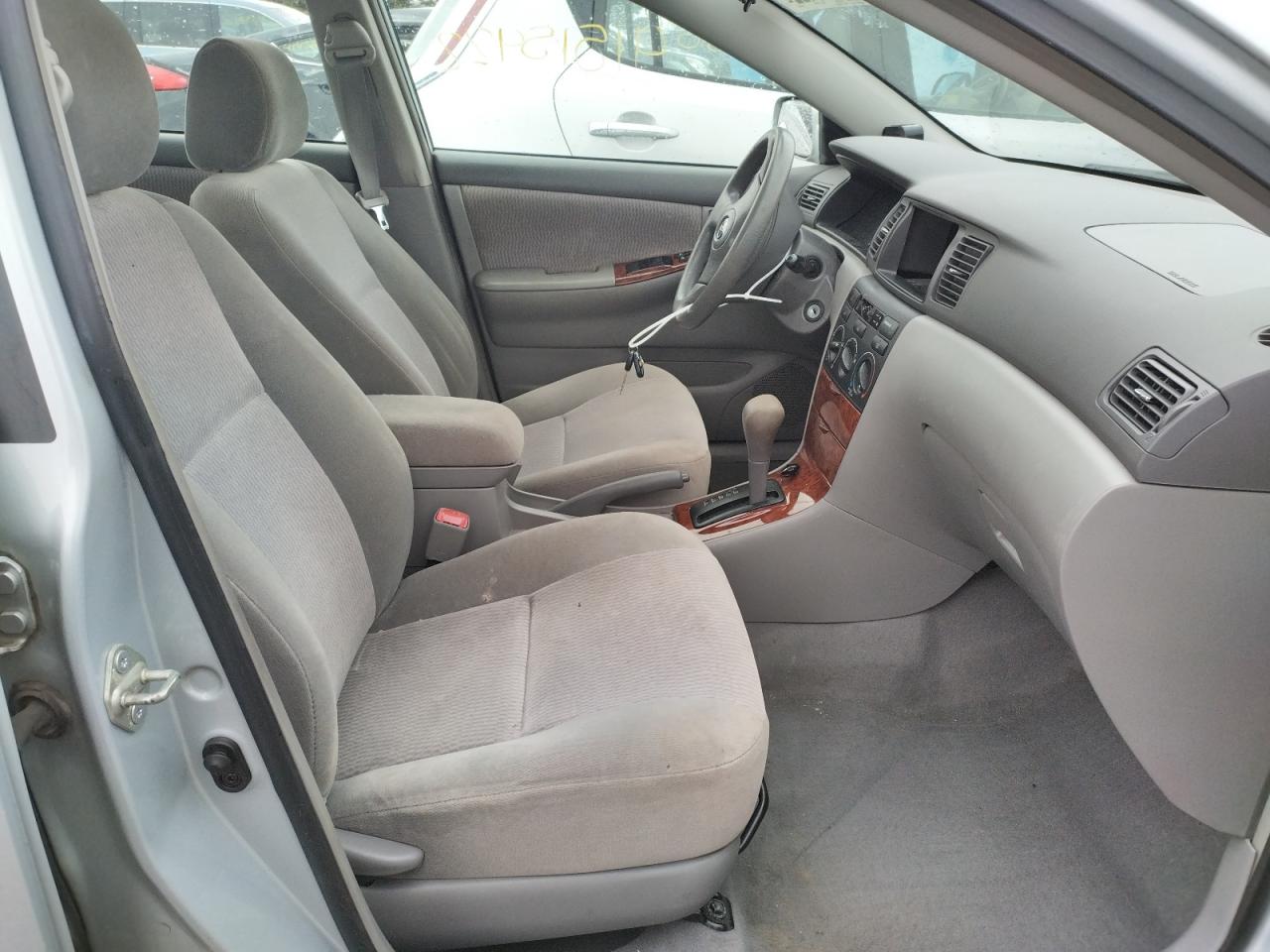 Photo 5 from auction – 2005 TOYOTA COROLLA CE with VIN 1NXBR32E85Z561146