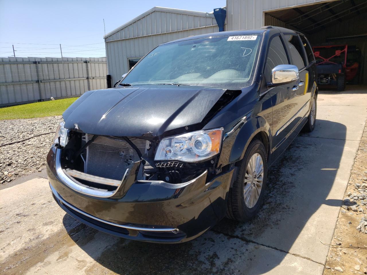Photo 2 from auction – 2013 CHRYSLER TOWN & COU with VIN 2C4RC1GG5DR766986