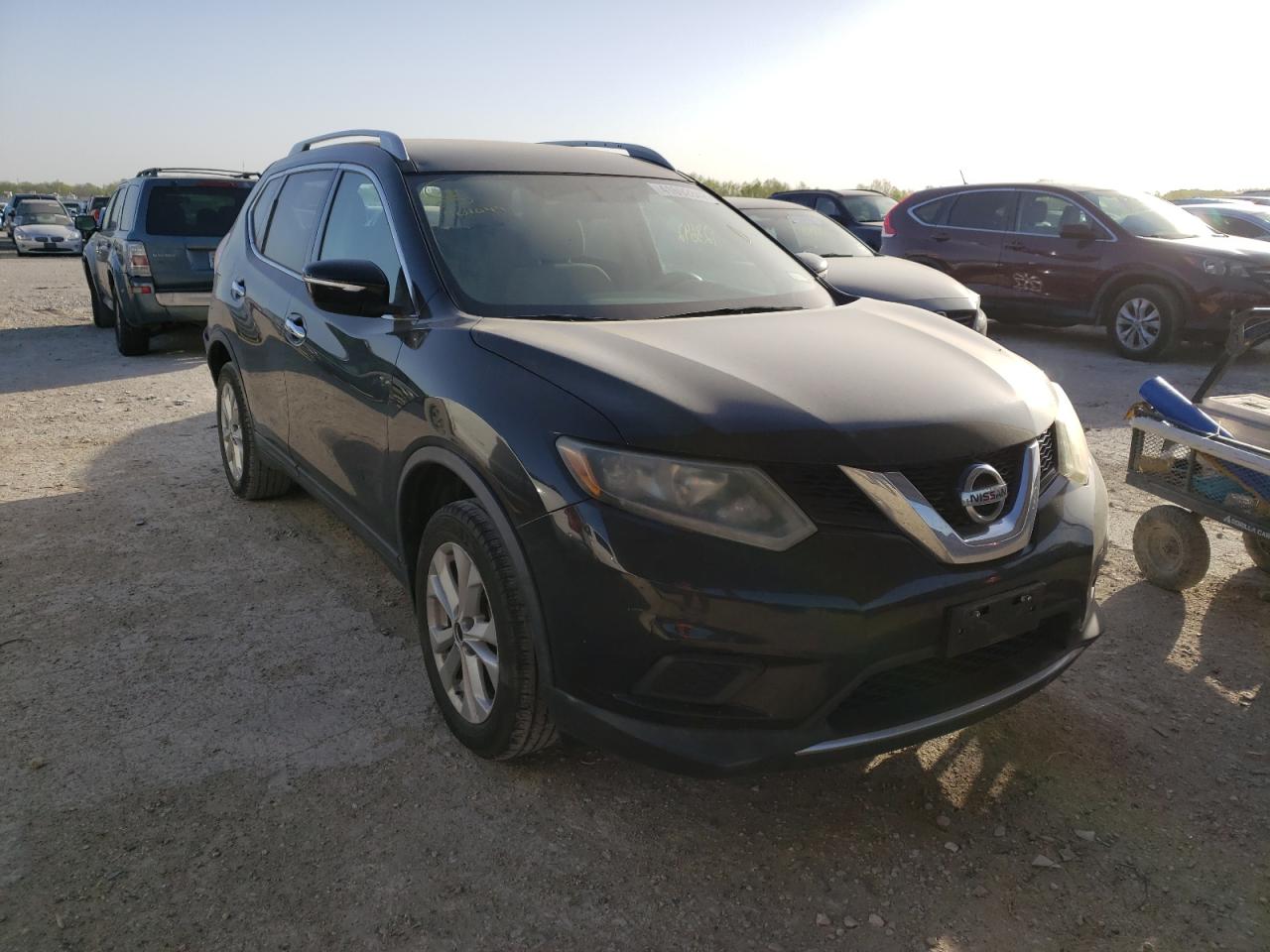 NISSAN ROGUE S 2015 with VIN 5N1AT2MLXFC901049 - Photo from auction