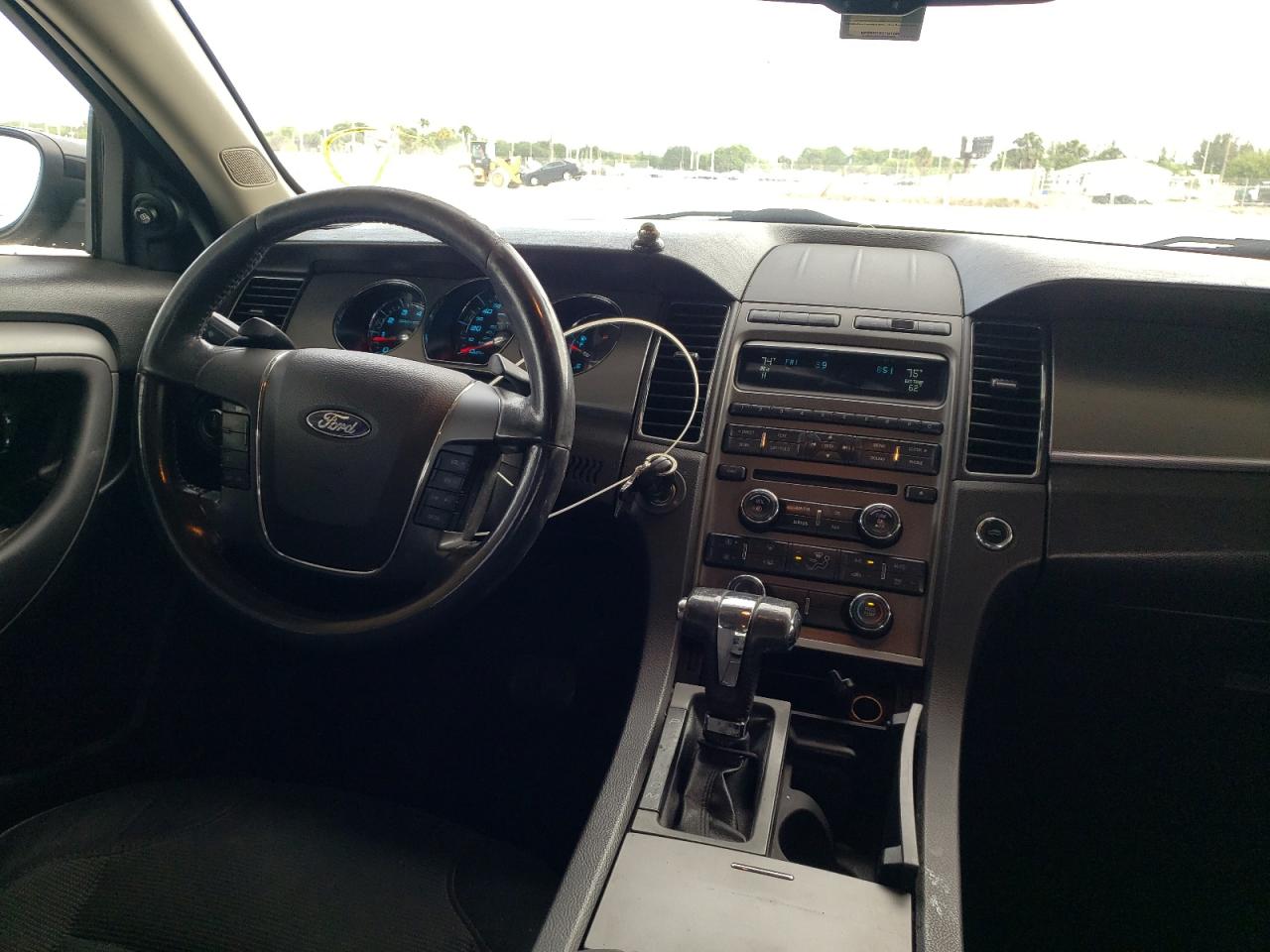 Photo 9 from auction – 2010 FORD TAURUS SEL with VIN 1FAHP2HWXAG122852