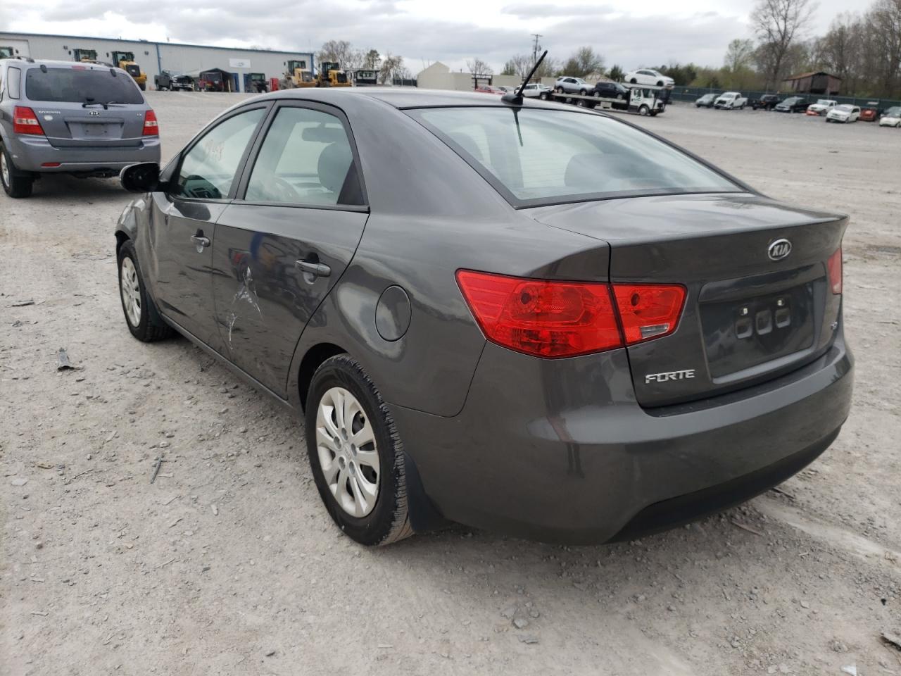 Photo 3 from auction – 2013 KIA FORTE EX with VIN KNAFU4A22D5712134