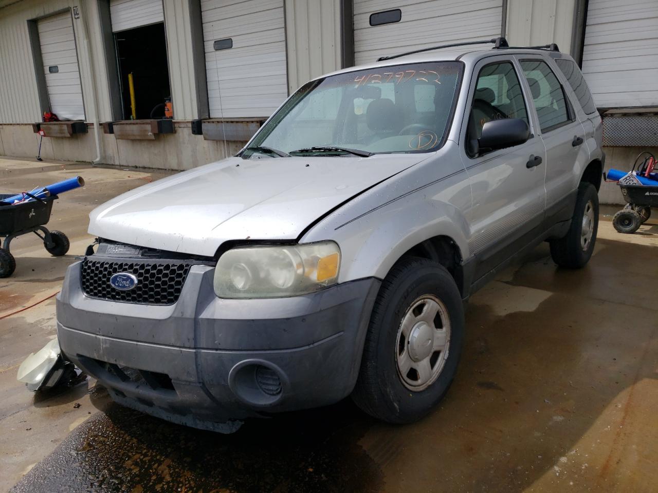 Photo 2 from auction – 2005 FORD ESCAPE XLS with VIN 1FMYU02Z15KA20171