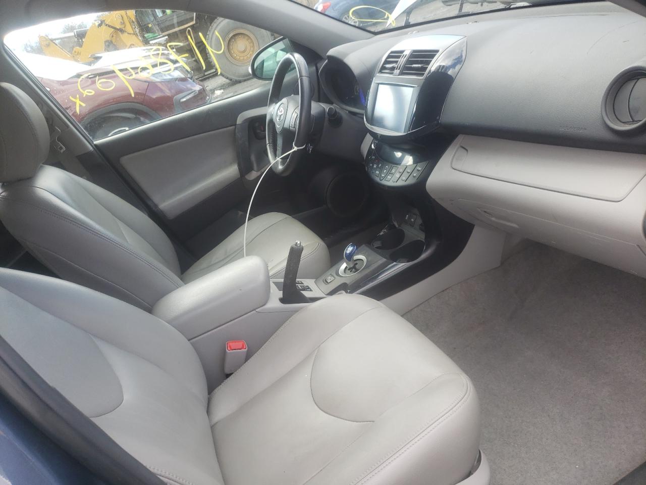 Photo 5 from auction – 2014 TOYOTA RAV4 EV with VIN 2T3YL4DV3EW002805