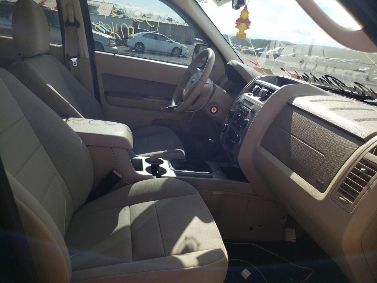 Photo 5 from auction – 2010 FORD ESCAPE XLT with VIN 1FMCU9DG4AKC71013