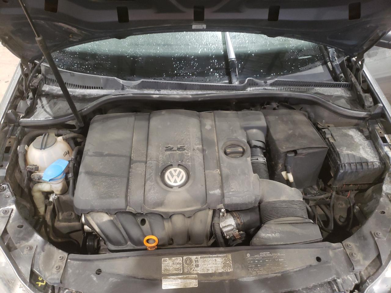 Photo 7 from auction – 2011 VOLKSWAGEN GOLF with VIN WVWCA7AJ4BW342772