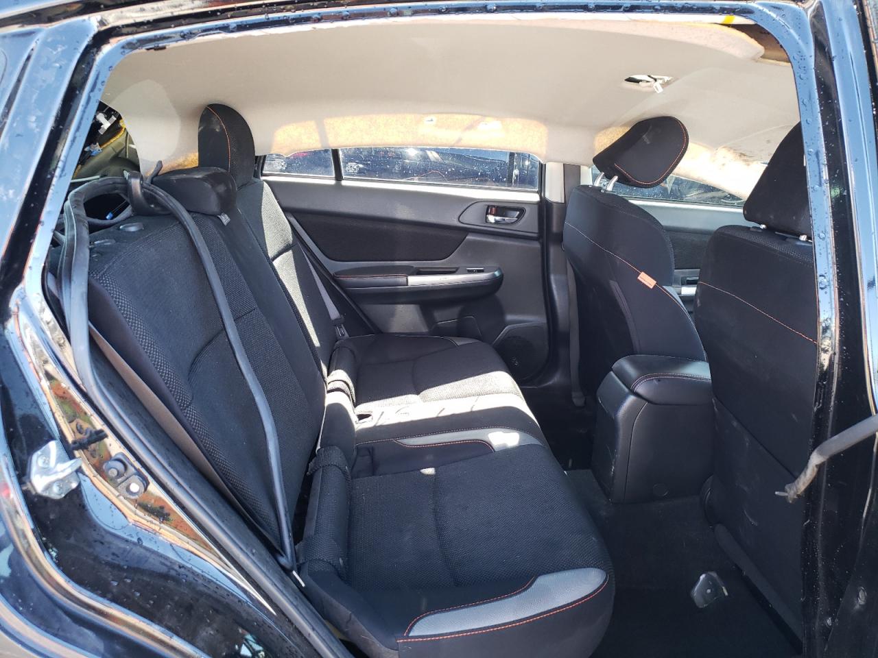 Photo 6 from auction – 2016 SUBARU CROSSTREK with VIN JF2GPADCXG8292676