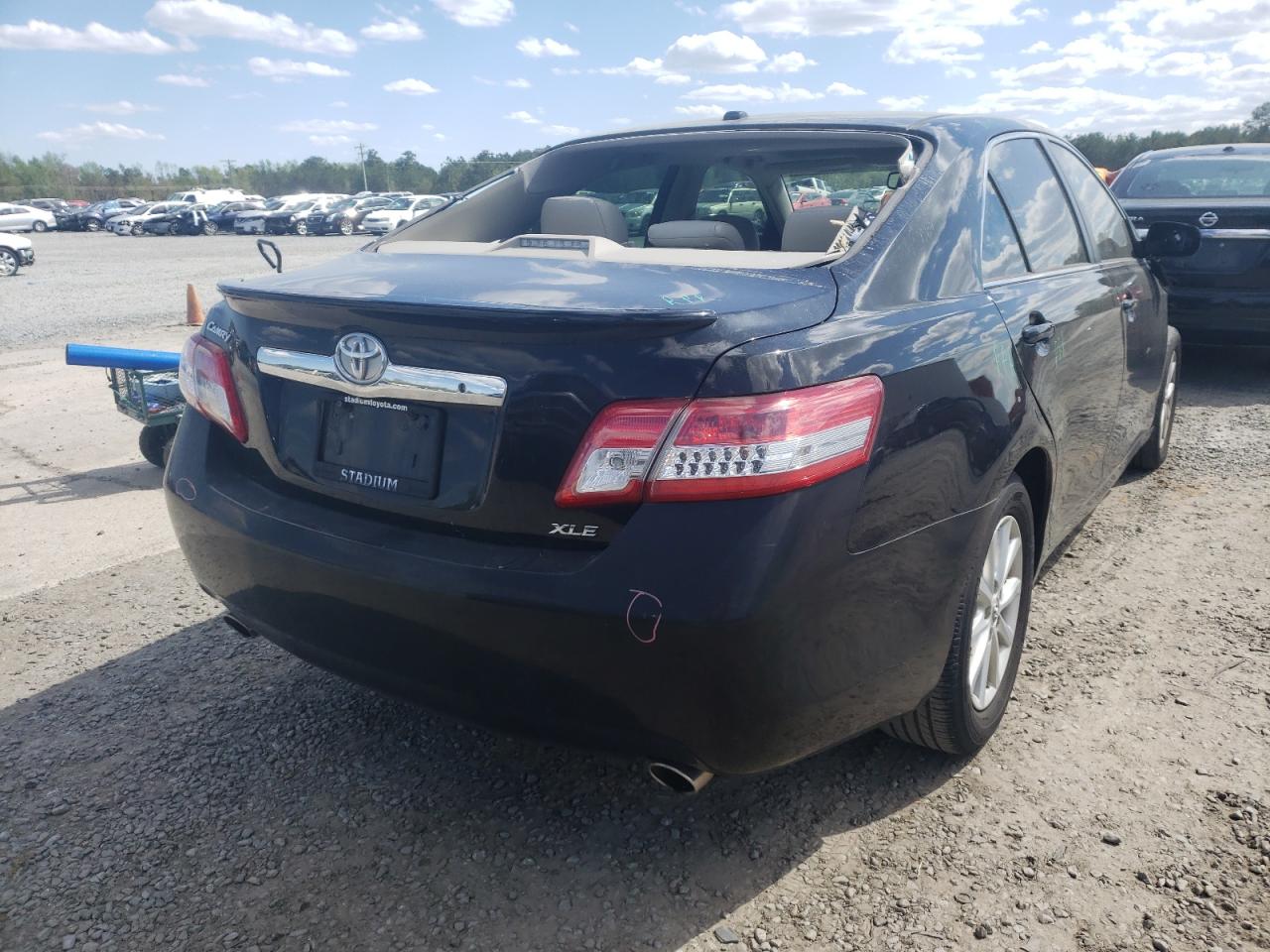 Photo 4 from auction – 2011 TOYOTA CAMRY SE with VIN 4T1BK3EK7BU628160