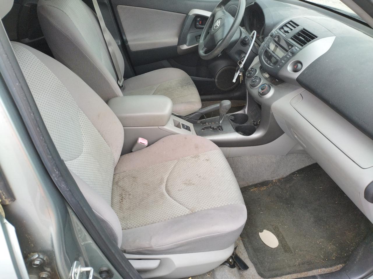 Photo 5 from auction – 2006 TOYOTA RAV4 with VIN JTMZD33V266005145