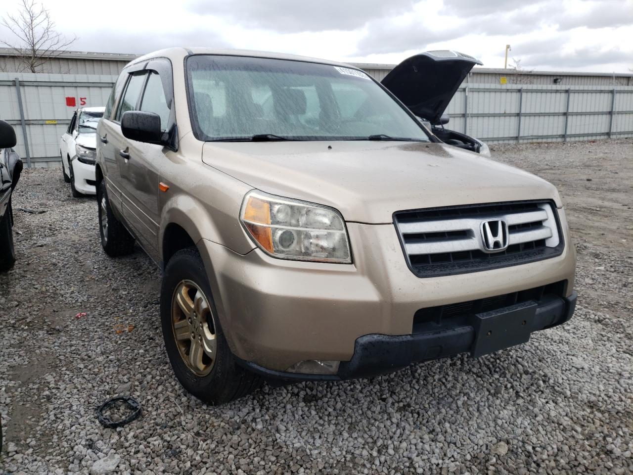 HONDA PILOT LX 2006 with VIN 5FNYF18146B018872 - Photo from auction