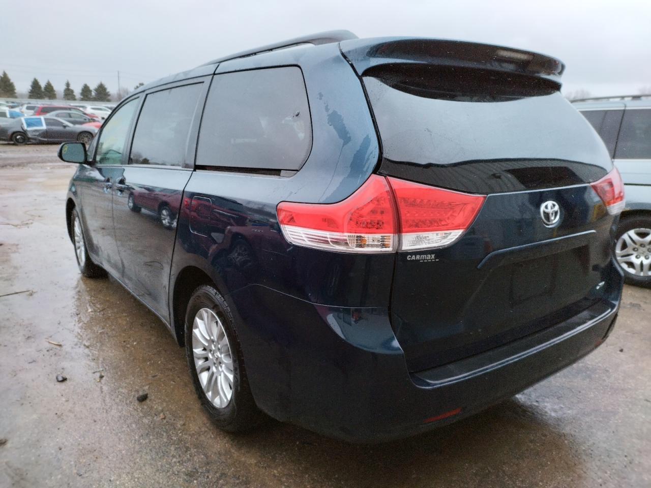 Photo 3 from auction – 2011 TOYOTA SIENNA XLE with VIN 5TDYK3DC5BS148972