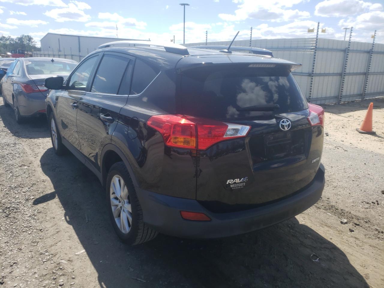 Photo 3 from auction – 2015 TOYOTA RAV4 LIMIT with VIN 2T3YFREV9FW186698