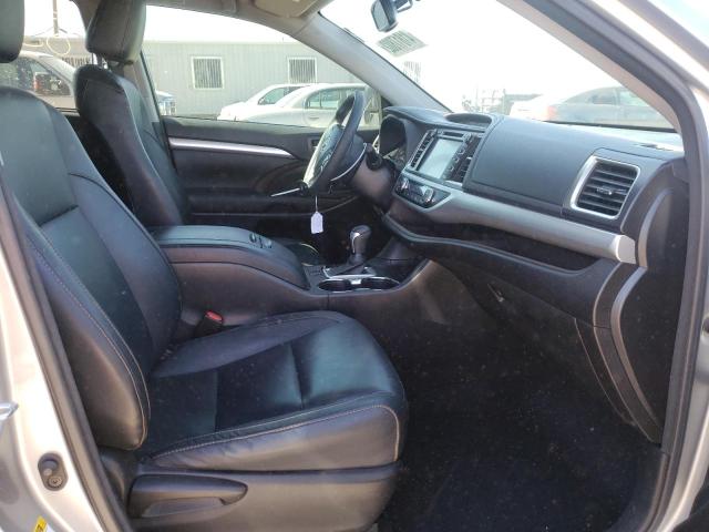 Zdjęcie 5 z aukcji – 2016 TOYOTA HIGHLANDER z VIN 5TDKKRFH7GS157651