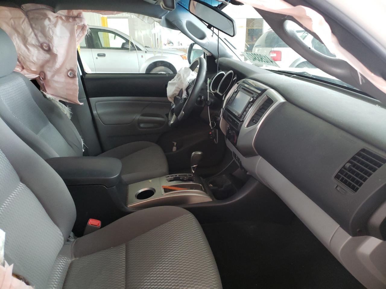 Photo 5 from auction – 2015 TOYOTA TACOMA DOU with VIN 3TMLU4EN5FM174214