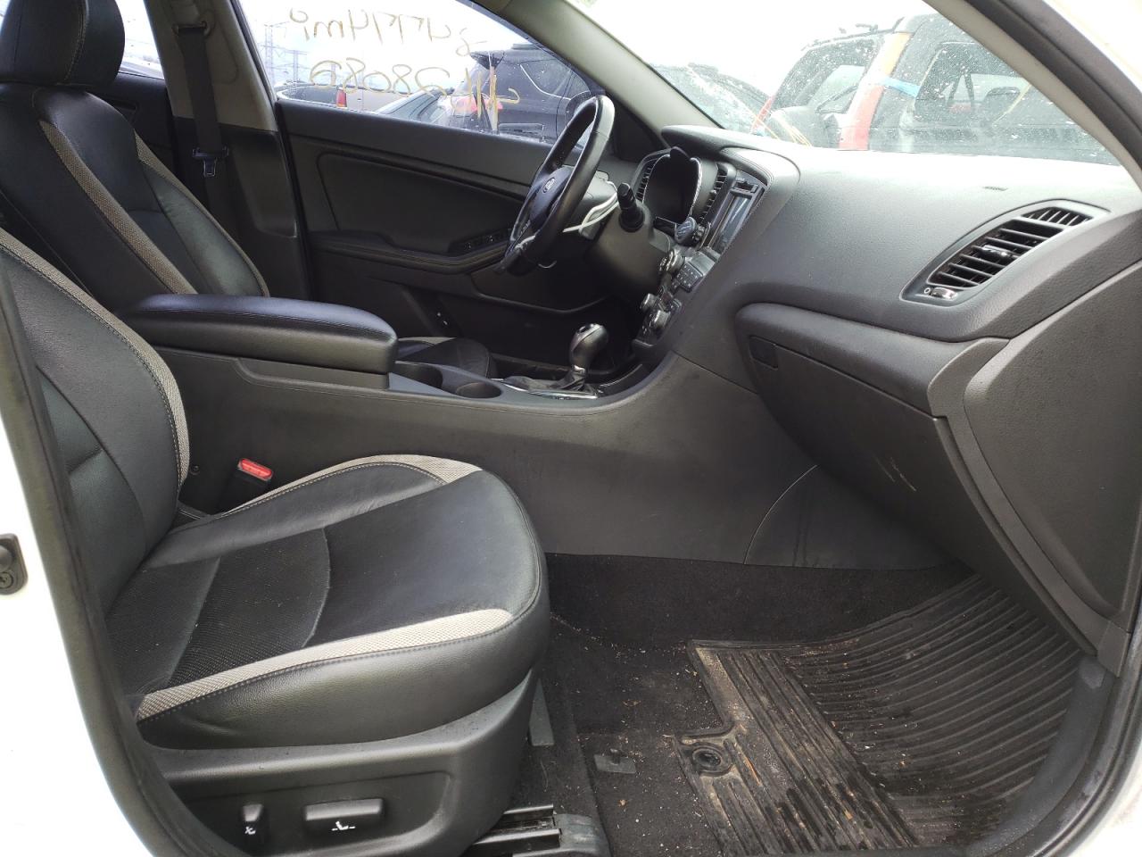 Photo 5 from auction – 2012 KIA OPTIMA SX with VIN 5XXGR4A68CG051778