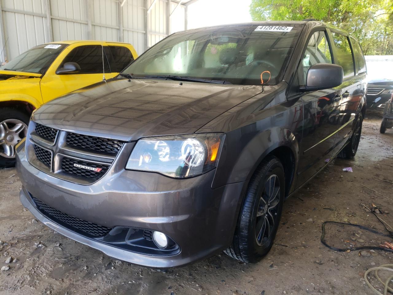 Photo 2 from auction – 2017 DODGE GRAND CARA with VIN 2C4RDGEG6HR673810
