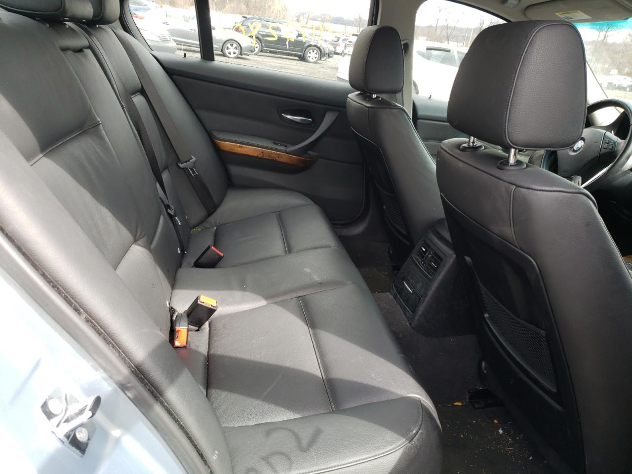 Photo 6 from auction – 2006 BMW 325 XI with VIN WBAVD13536KV02972