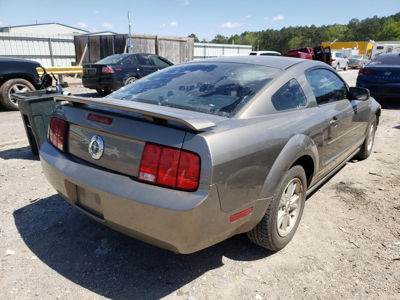 Photo 4 from auction – 2005 FORD MUSTANG with VIN 1ZVFT80N055116950