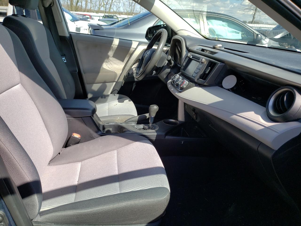 Photo 5 from auction – 2013 TOYOTA RAV4 LE with VIN 2T3BFREV2DW119282