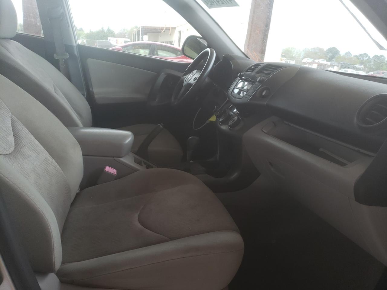 Photo 5 from auction – 2009 TOYOTA RAV4 with VIN JTMBF33V695007194