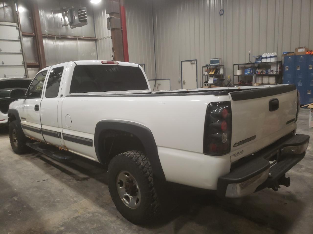 Photo 3 from auction – 2001 CHEVROLET SILVERADO with VIN 1GCHC29U21E172627