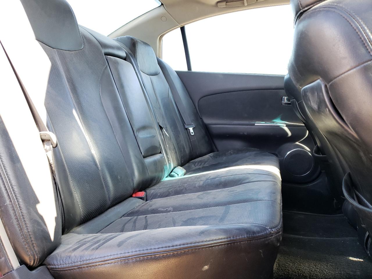 Photo 6 from auction – 2005 NISSAN ALTIMA with VIN 1N4BL11E05C215261