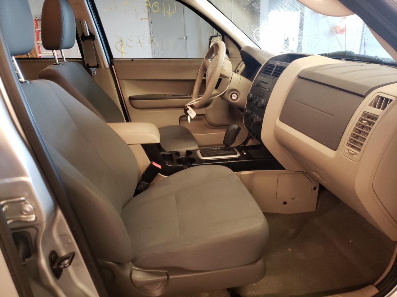 Photo 5 from auction – 2009 FORD ESCAPE XLS with VIN 1FMCU027X9KB87160