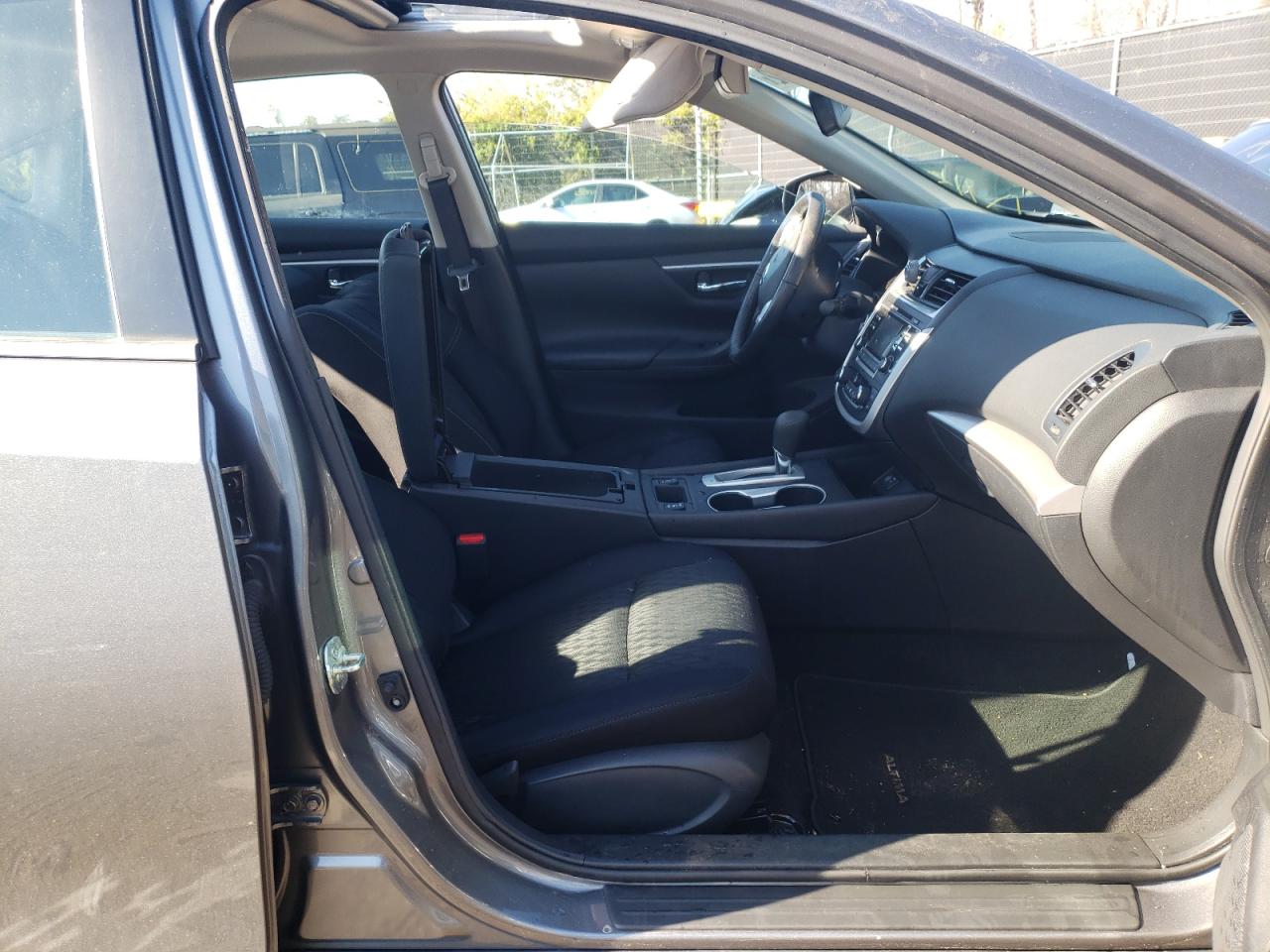 Photo 5 from auction – 2017 NISSAN ALTIMA 2.5 with VIN 1N4AL3AP3HC481760