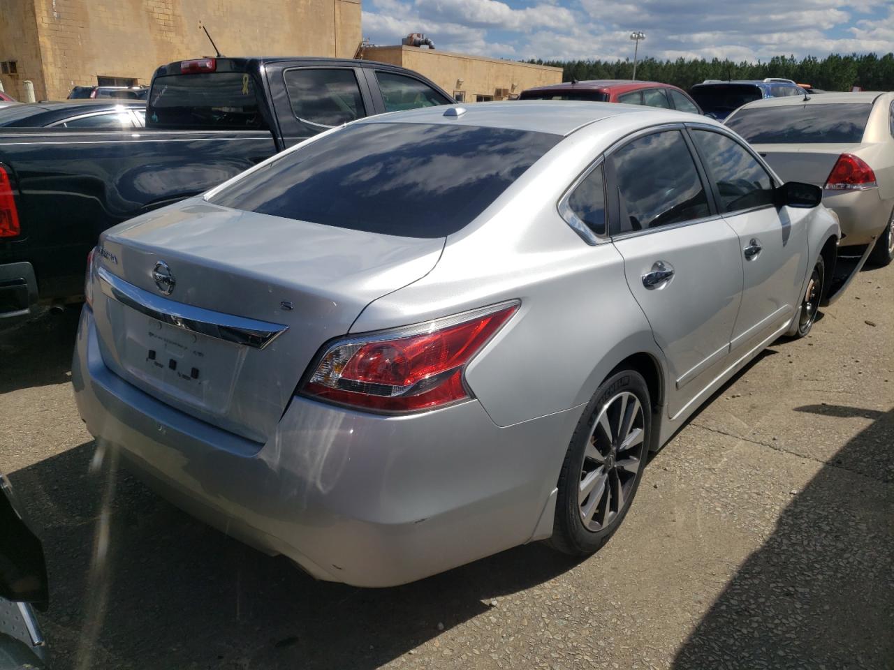 Photo 4 from auction – 2015 NISSAN ALTIMA 2.5 with VIN 1N4AL3AP5FC414171