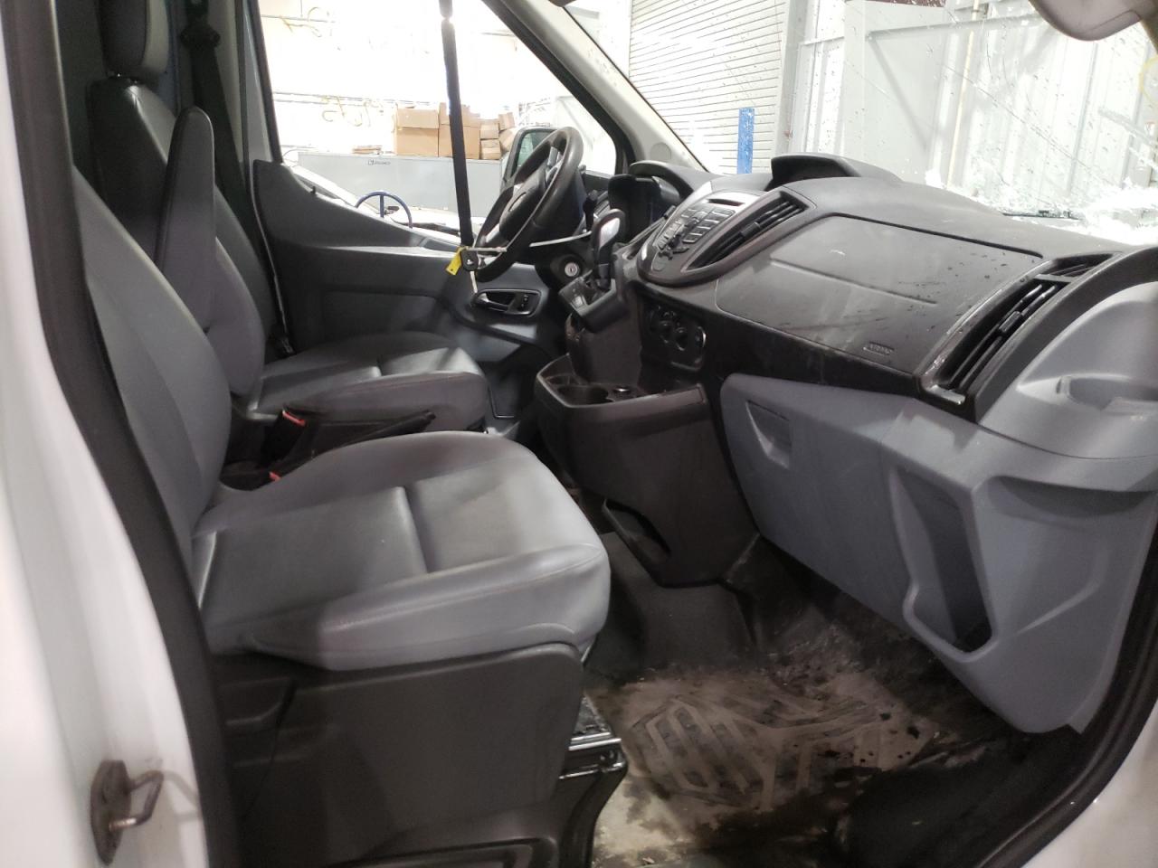 Photo 5 from auction – 2016 FORD TRANSIT T- with VIN 1FTYR2CM4GKB43891