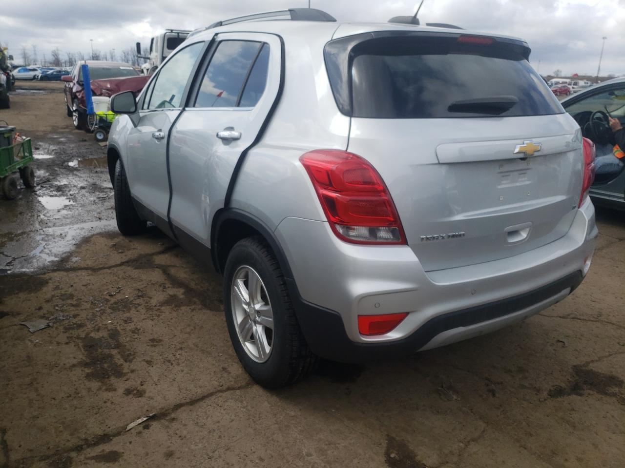 Photo 3 from auction – 2017 CHEVROLET TRAX 1LT with VIN 3GNCJPSB1HL253917