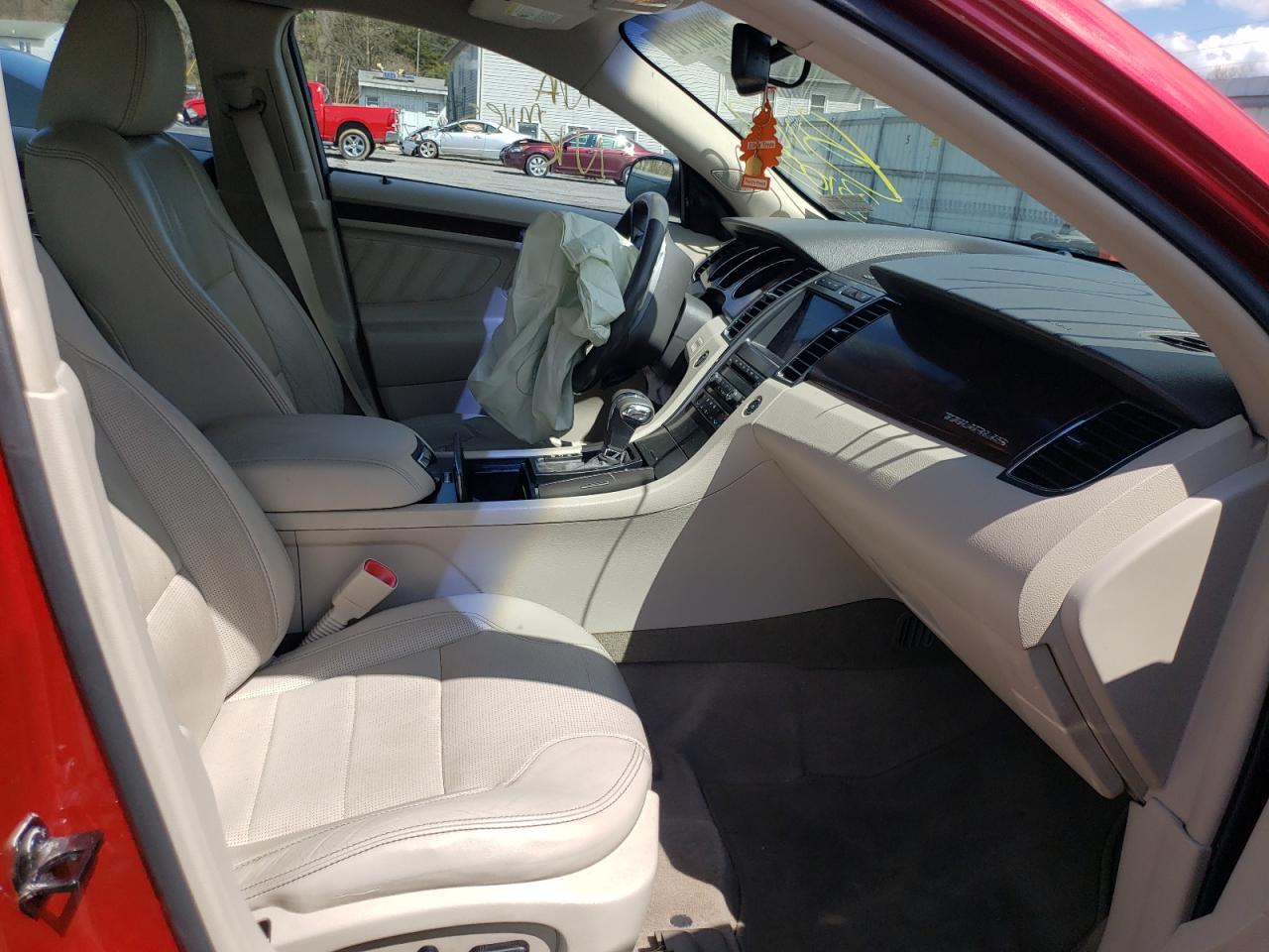 Photo 5 from auction – 2011 FORD TAURUS LIM with VIN 1FAHP2JW2BG156702