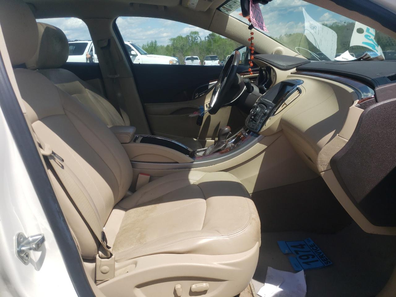 Photo 5 from auction – 2010 BUICK LACROSSE C with VIN 1G4GD5GG2AF134604