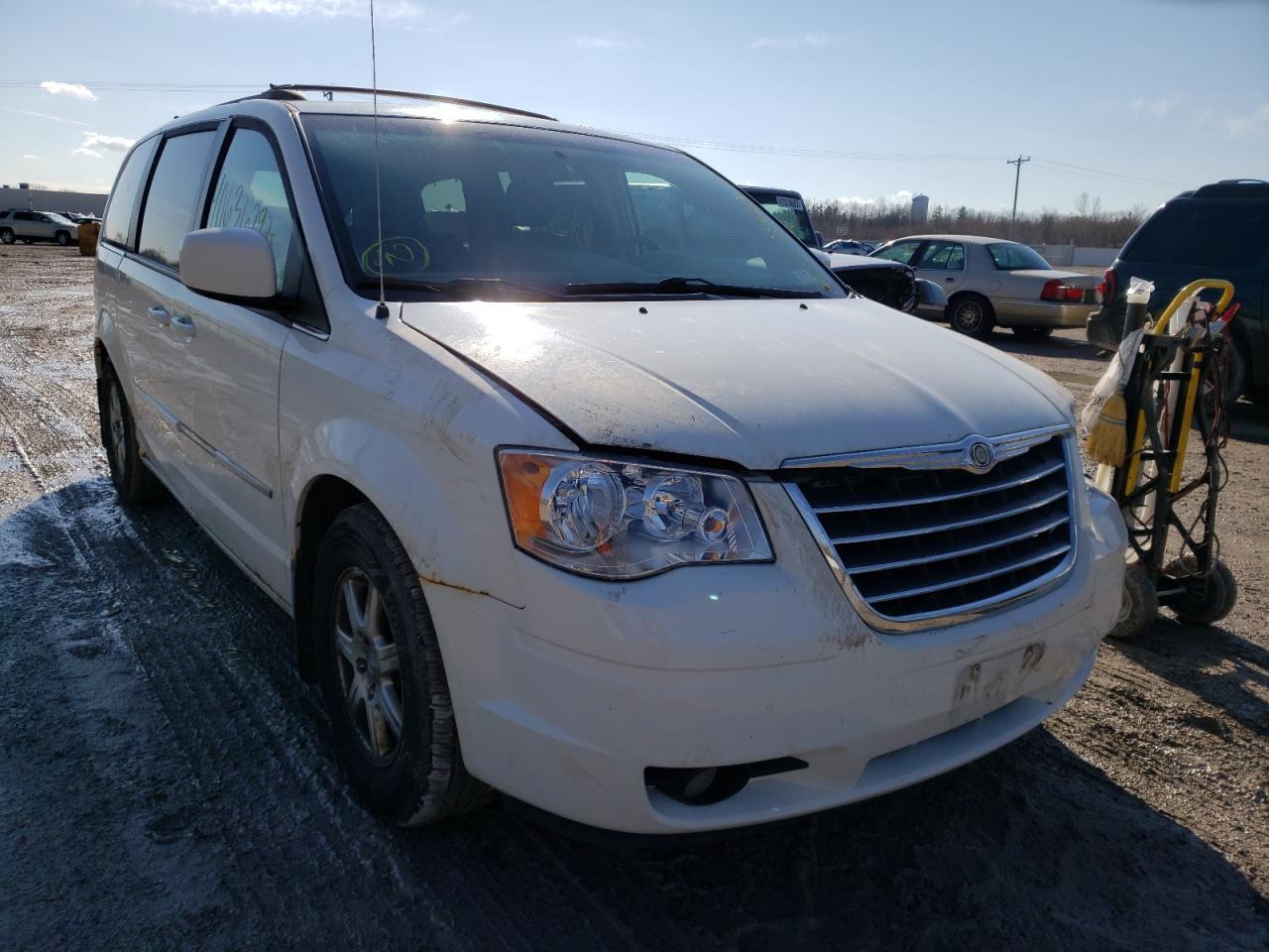 CHRYSLER TOWN & COU 2008 with VIN 2A8HR54P08R843686 - Photo from auction