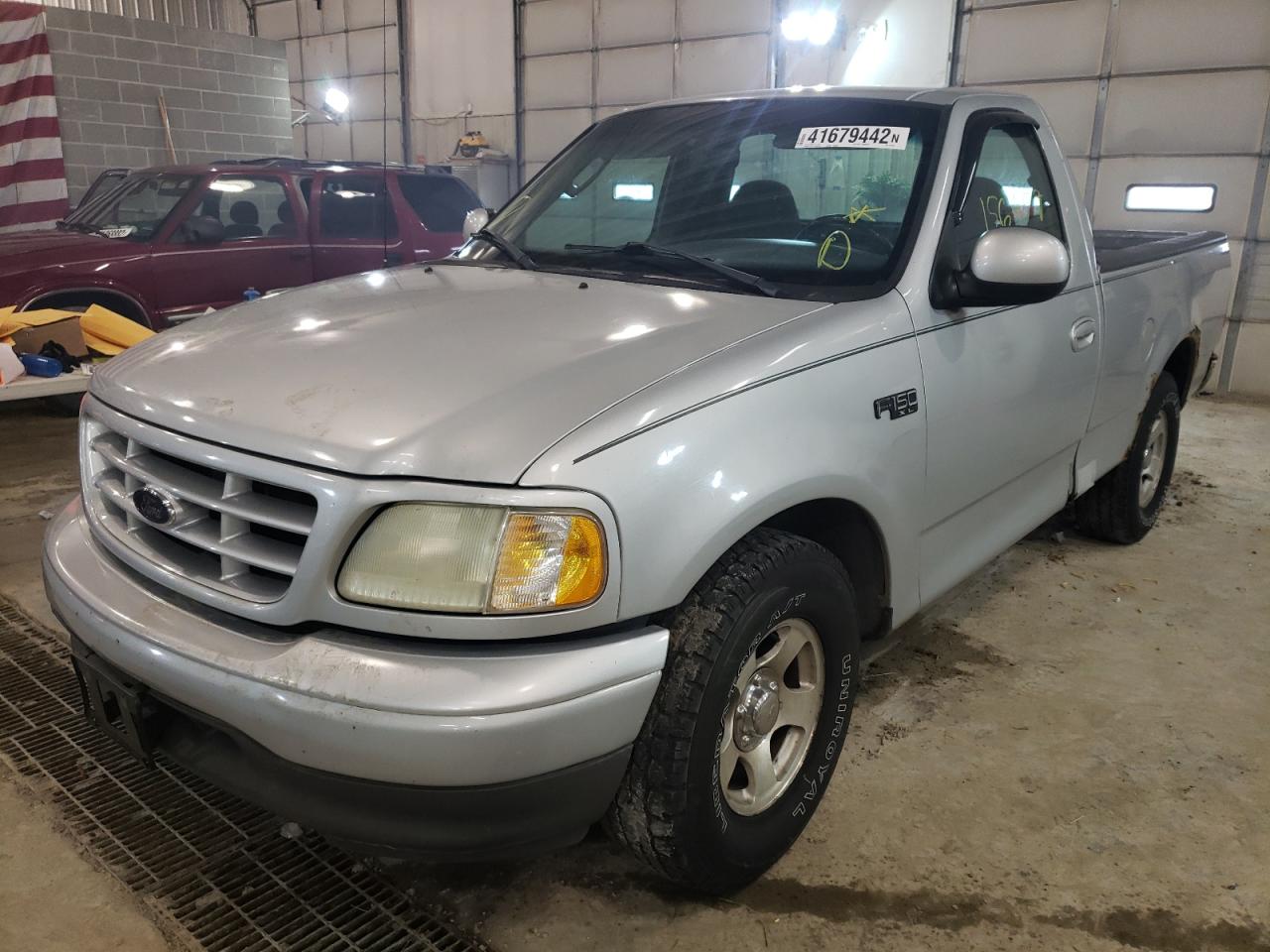 Photo 2 from auction – 2002 FORD F150 with VIN 1FTRF17212NC01186