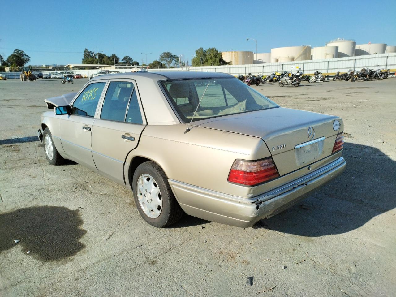 Photo 3 from auction – 1995 MERCEDES-BENZ E 320 BASE with VIN WDBEA32E7SC200807