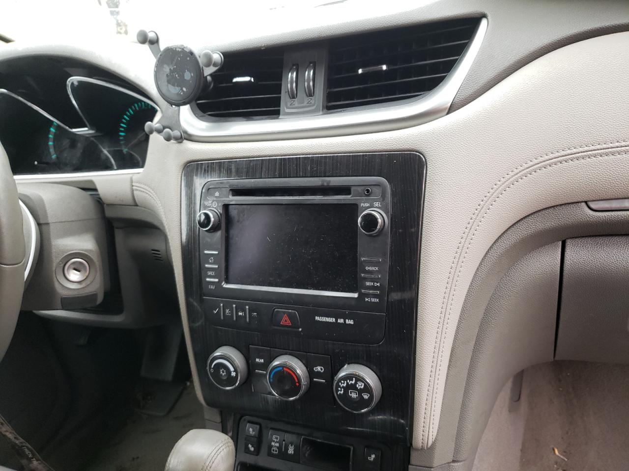 Photo 9 from auction – 2015 CHEVROLET TRAVERSE L with VIN 1GNKVGKD0FJ109863