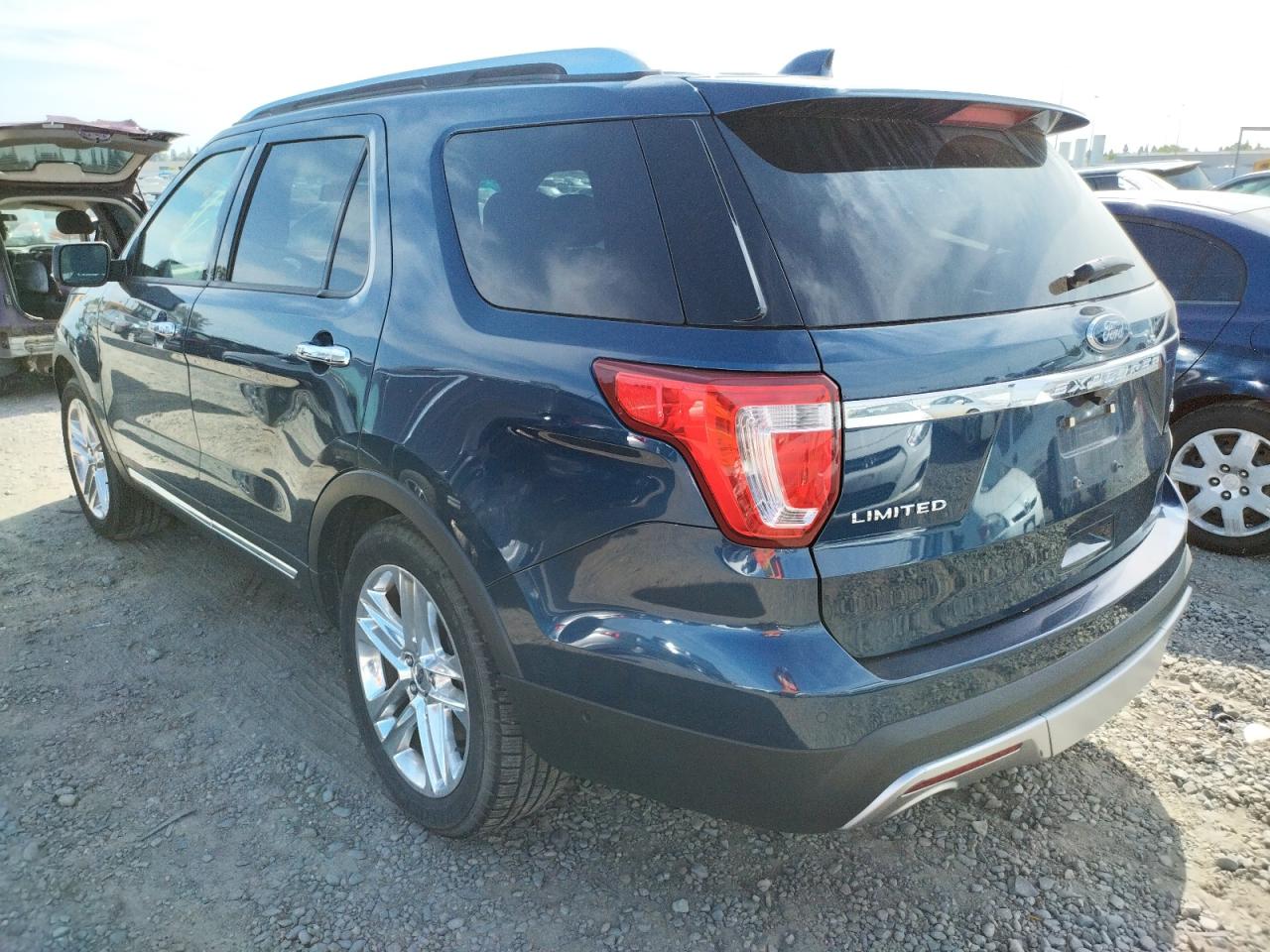 Photo 3 from auction – 2016 FORD EXPLORER L with VIN 1FM5K8FH9GGC99481