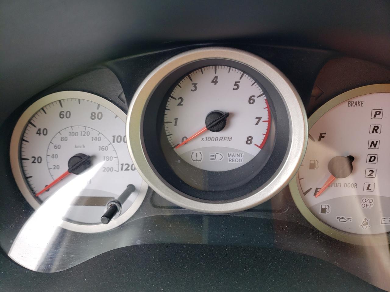 Photo 8 from auction – 2005 TOYOTA RAV4 with VIN JTEGD20V350065311