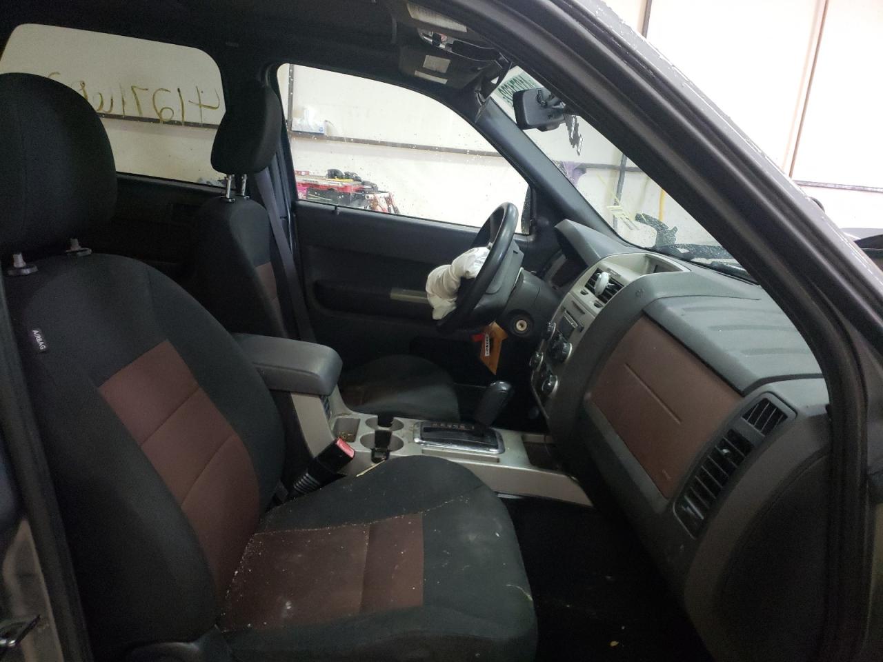 Photo 5 from auction – 2008 FORD ESCAPE XLT with VIN 1FMCU03138KA81061