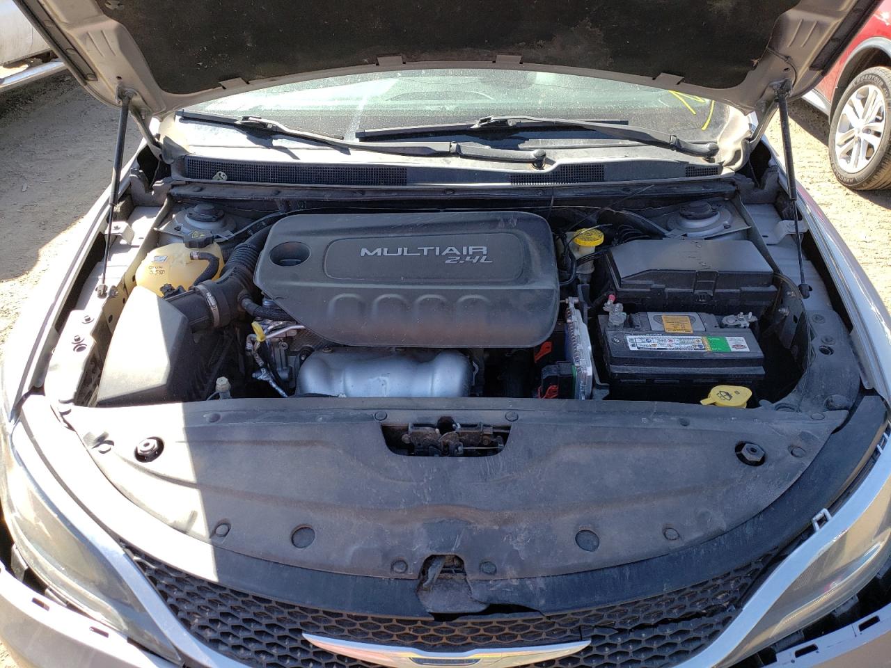 Photo 7 from auction – 2015 CHRYSLER 200 LIMITE with VIN 1C3CCCAB8FN595928