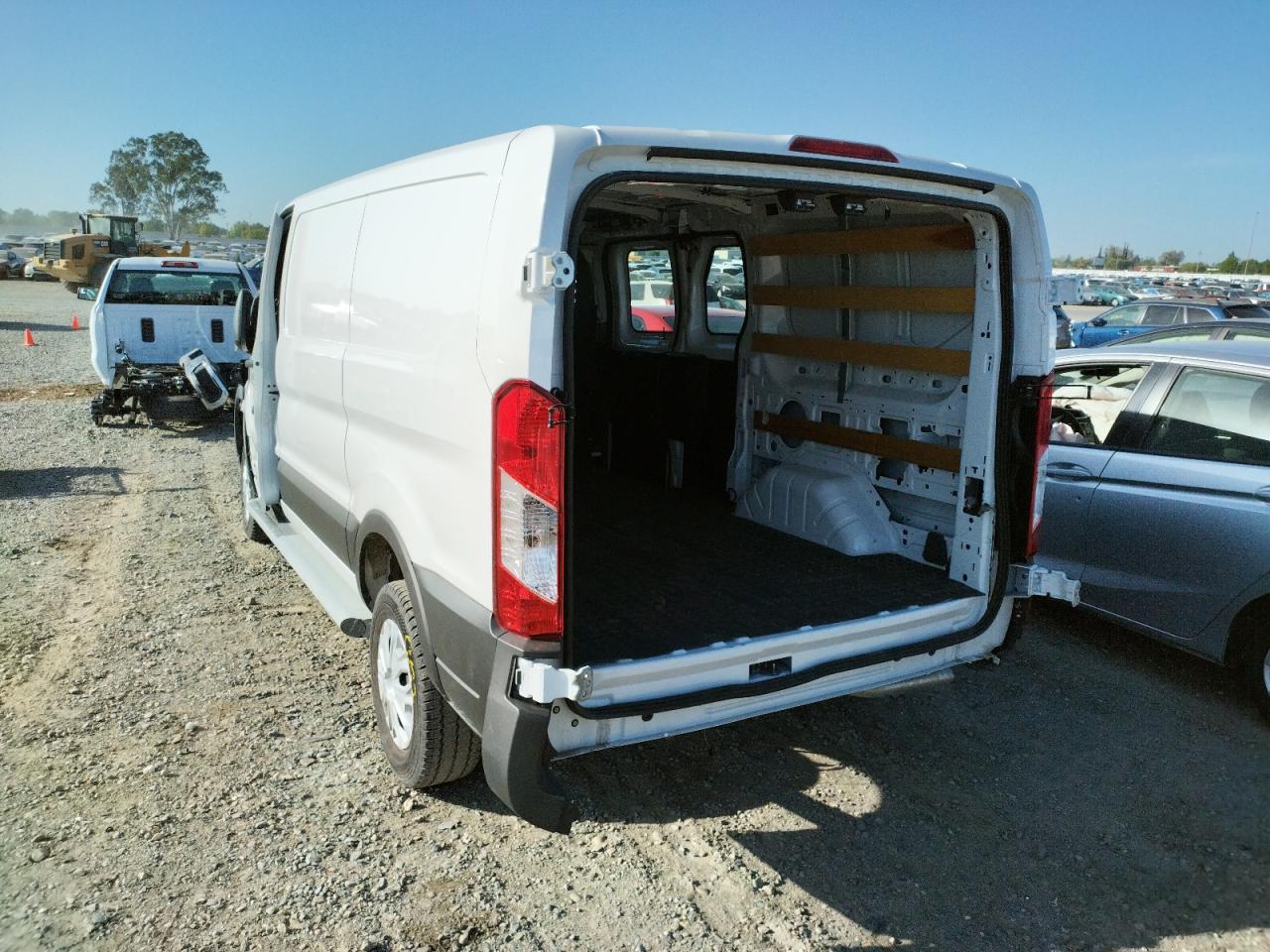 Photo 3 from auction – 2021 FORD TRANSIT T- with VIN 1FTBR1Y83MKA24432